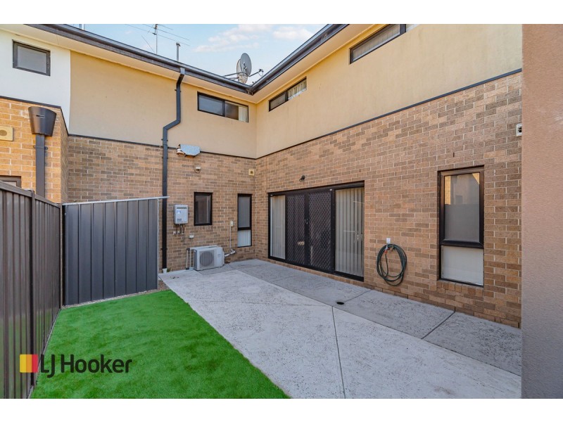 2 Acland Street, Craigieburn VIC 3064