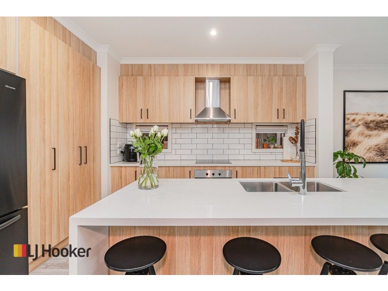 7 Cavell Drive, Craigieburn VIC 3064
