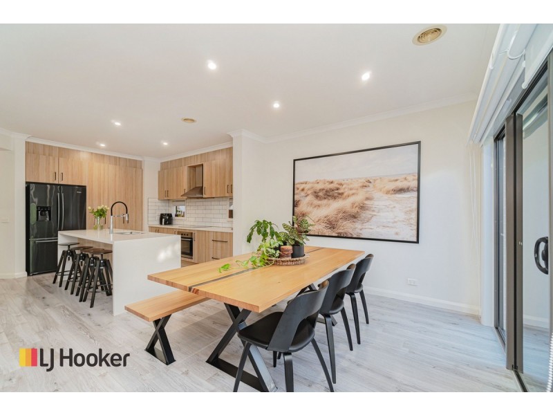7 Cavell Drive, Craigieburn VIC 3064