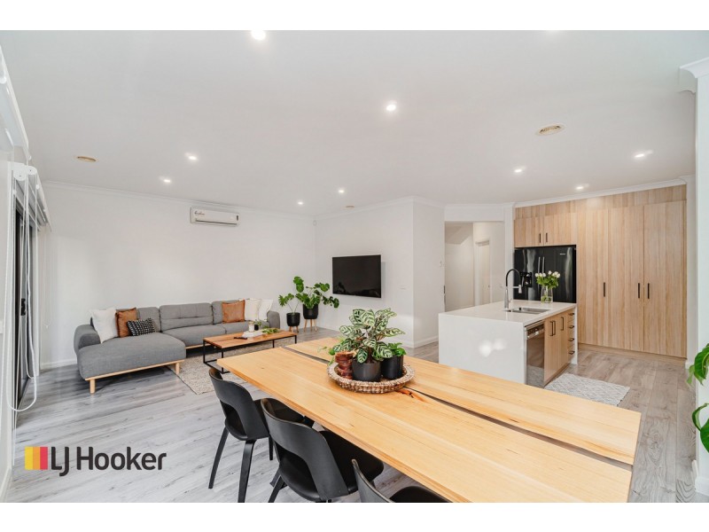 7 Cavell Drive, Craigieburn VIC 3064