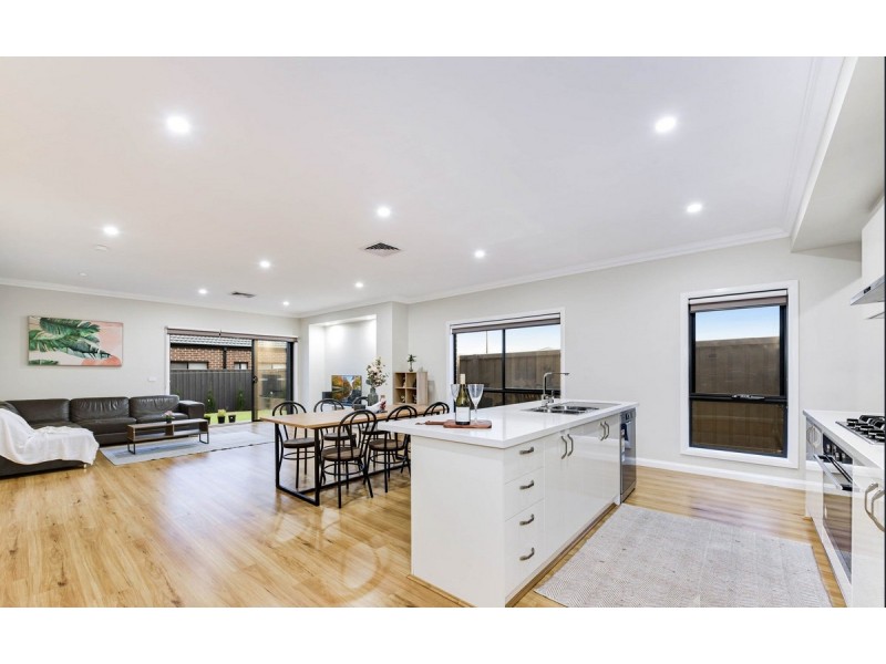 5 Felicity Road, Donnybrook VIC 3064