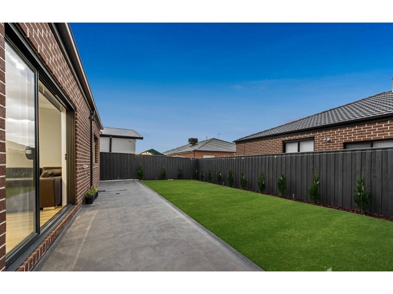 5 Felicity Road, Donnybrook VIC 3064