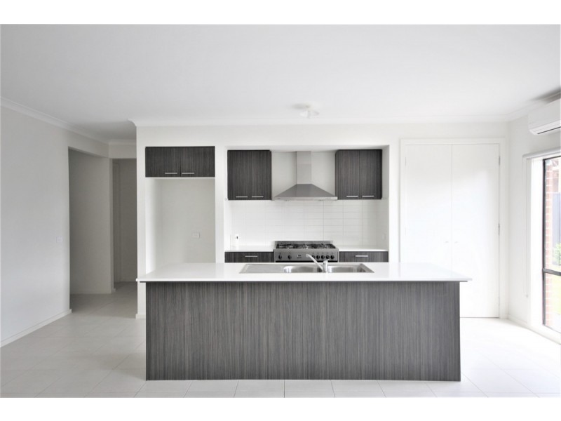 63 Roscoe Avenue, Kalkallo VIC 3064