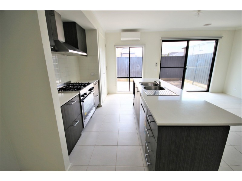 63 Roscoe Avenue, Kalkallo VIC 3064