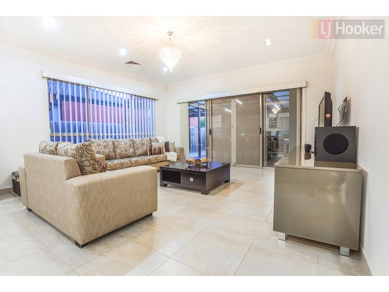 123 Hayfield Road, Roxburgh Park VIC 3064