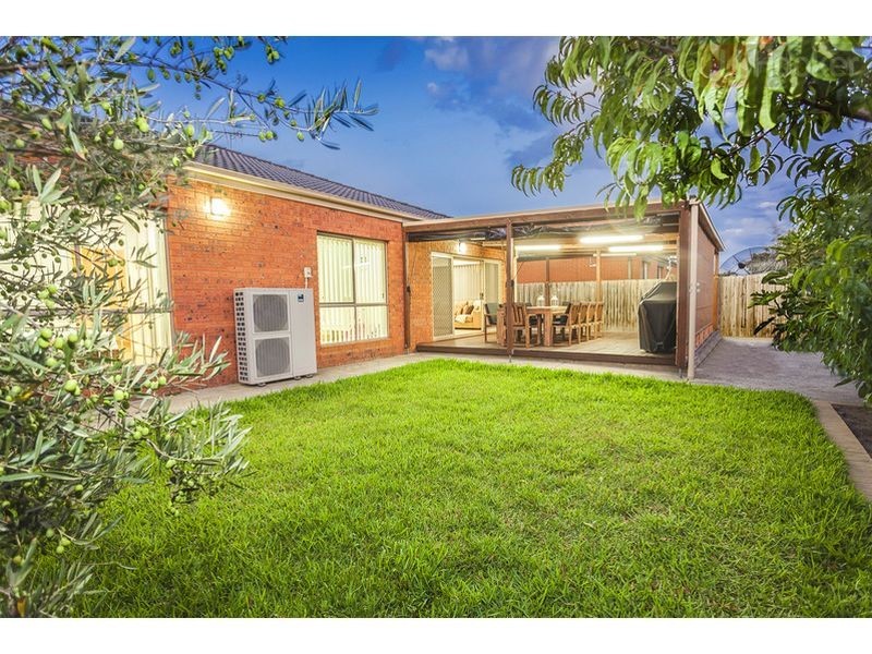 123 Hayfield Road, Roxburgh Park VIC 3064