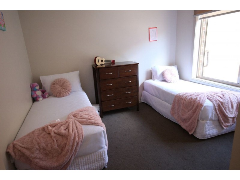 8 Farrell Street, Craigieburn VIC 3064