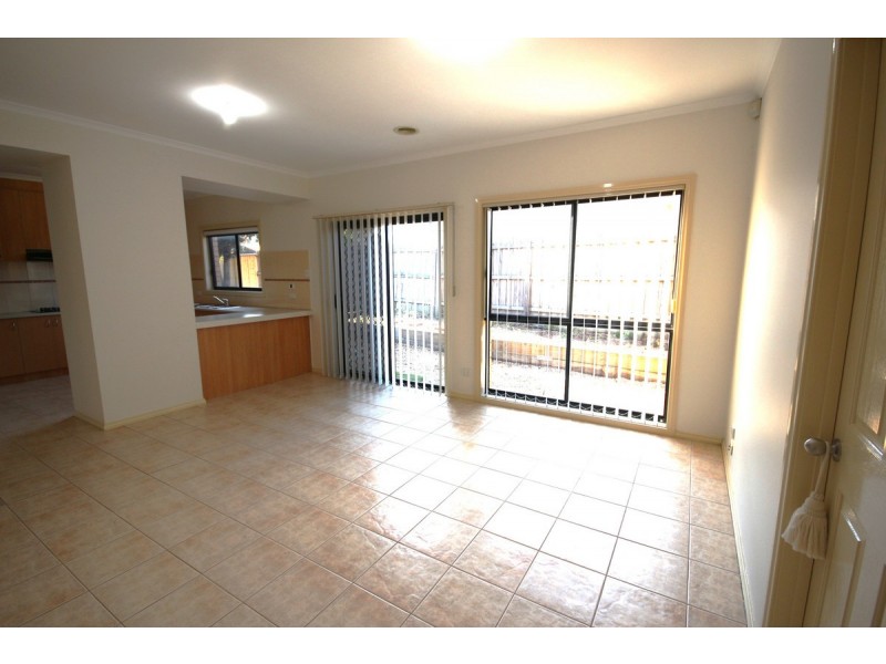 6 Avonlea Court, Roxburgh Park VIC 3064