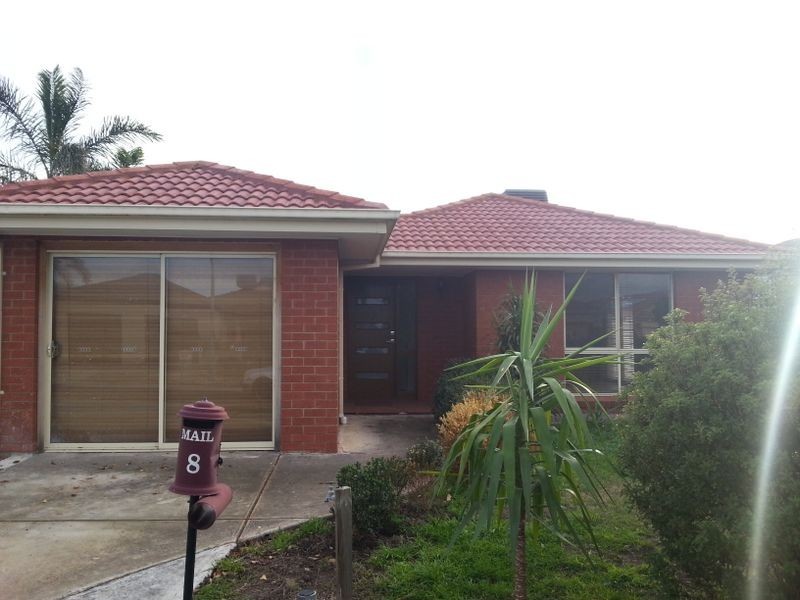 8 Bristol Mews, Craigieburn VIC 3064