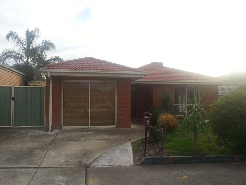 8 Bristol Mews, Craigieburn VIC 3064