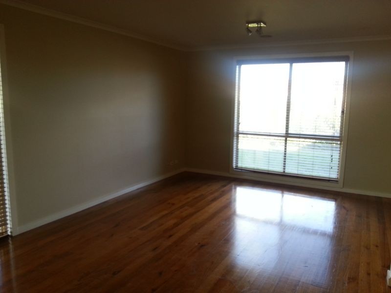 8 Bristol Mews, Craigieburn VIC 3064