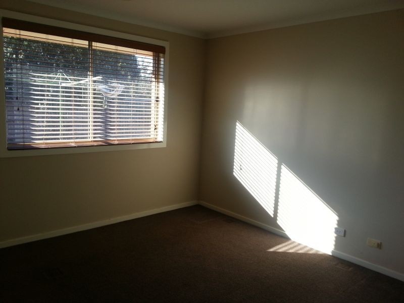 8 Bristol Mews, Craigieburn VIC 3064