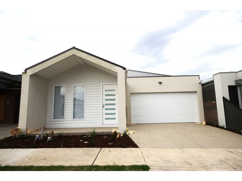 20 Callicoma Street, Mickleham VIC 3064