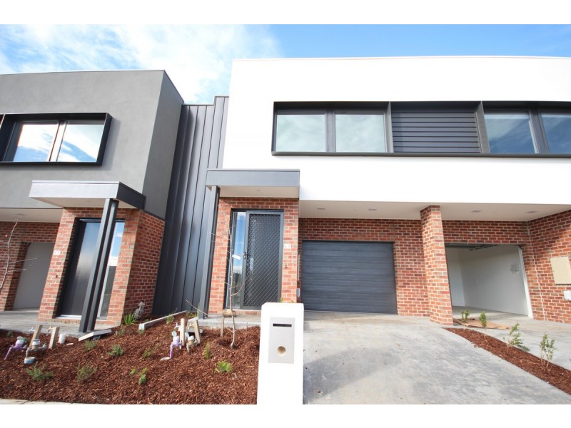 18 Ardour Grove, Craigieburn VIC 3064