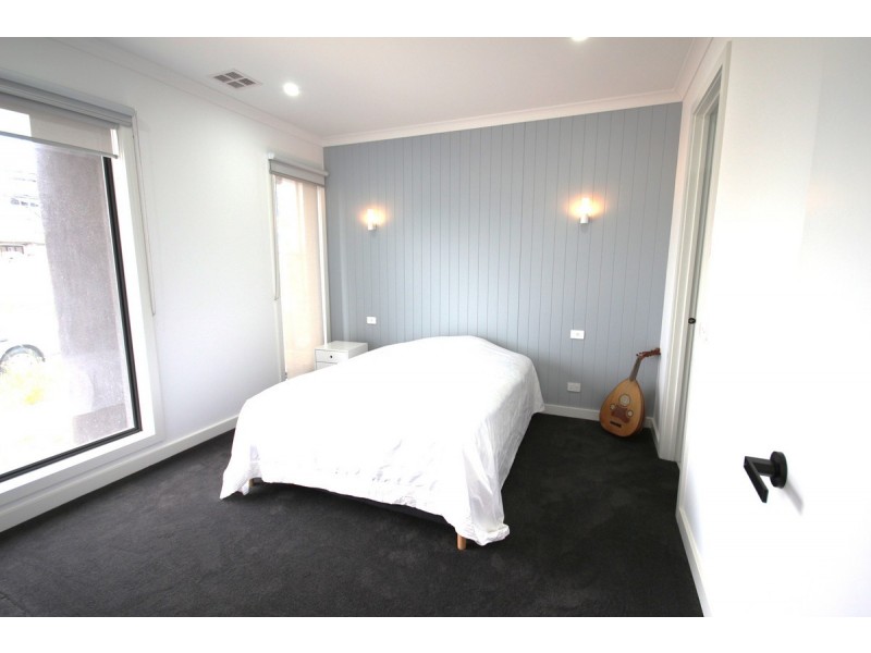 22 Swanmore Road, Donnybrook VIC 3064