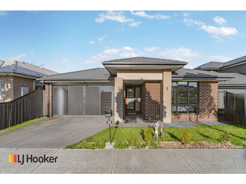 37 Rhyolite Drive, Craigieburn VIC 3064
