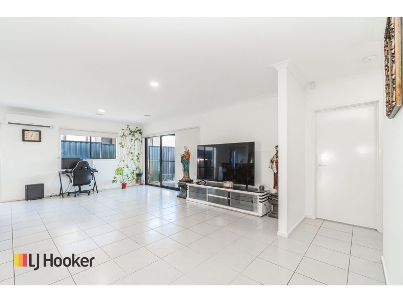 37 Rhyolite Drive, Craigieburn VIC 3064