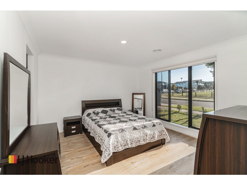 37 Rhyolite Drive, Craigieburn VIC 3064