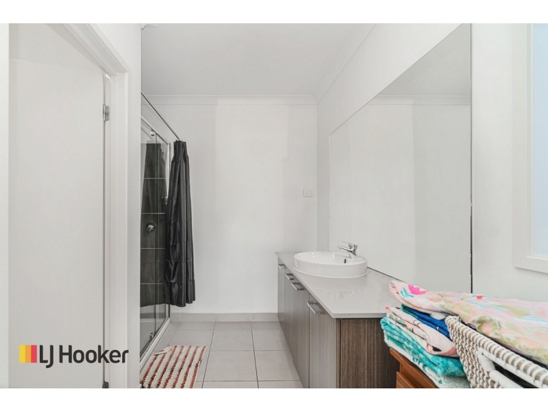 37 Rhyolite Drive, Craigieburn VIC 3064