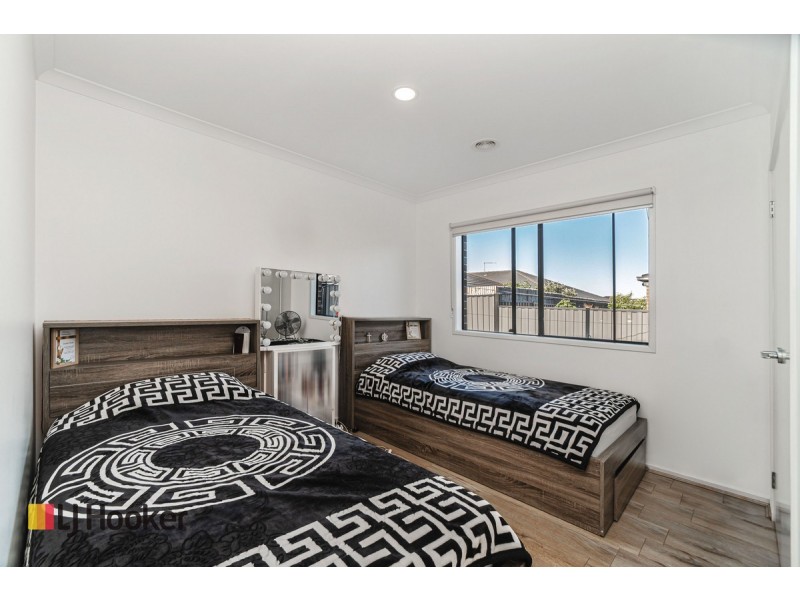 37 Rhyolite Drive, Craigieburn VIC 3064