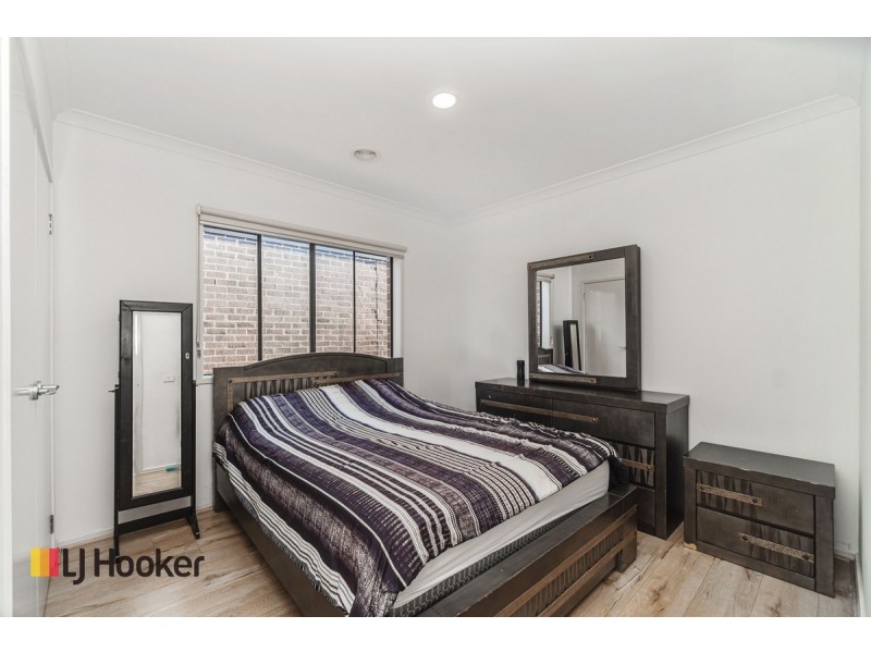 37 Rhyolite Drive, Craigieburn VIC 3064