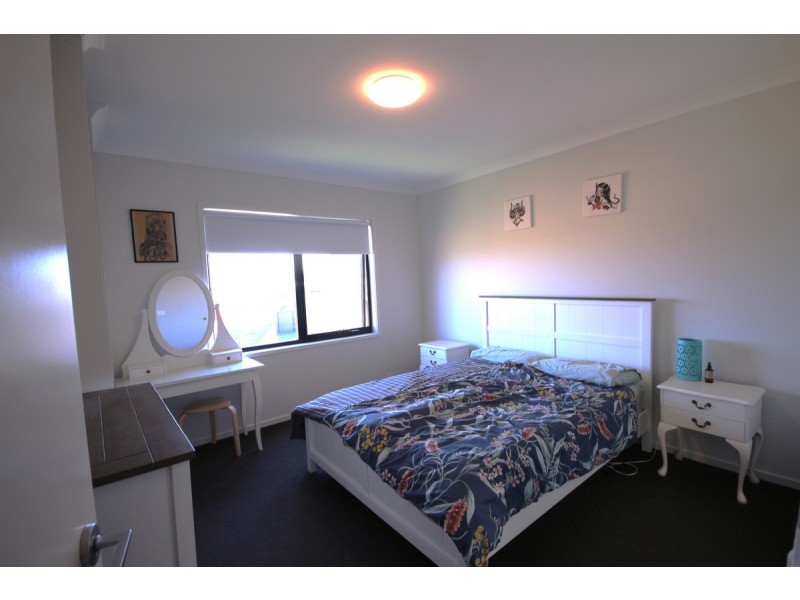 1 Ometepe Walk, Craigieburn VIC 3064