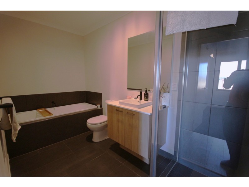 1 Ometepe Walk, Craigieburn VIC 3064