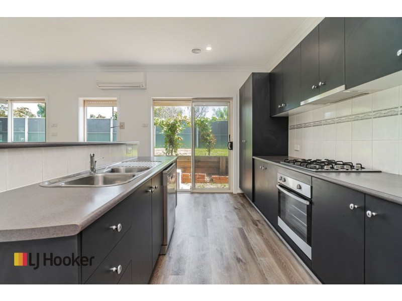 6 Aberfeldie Place, Craigieburn VIC 3064