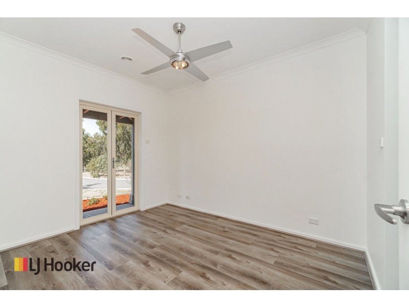 6 Aberfeldie Place, Craigieburn VIC 3064