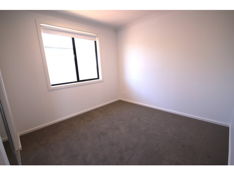 72 Molesworth Crescent, Donnybrook VIC 3064