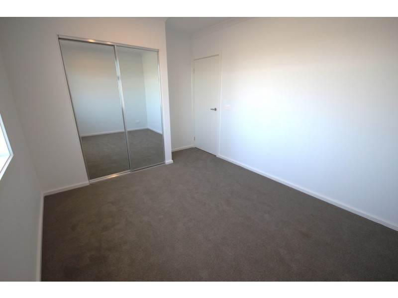 72 Molesworth Crescent, Donnybrook VIC 3064