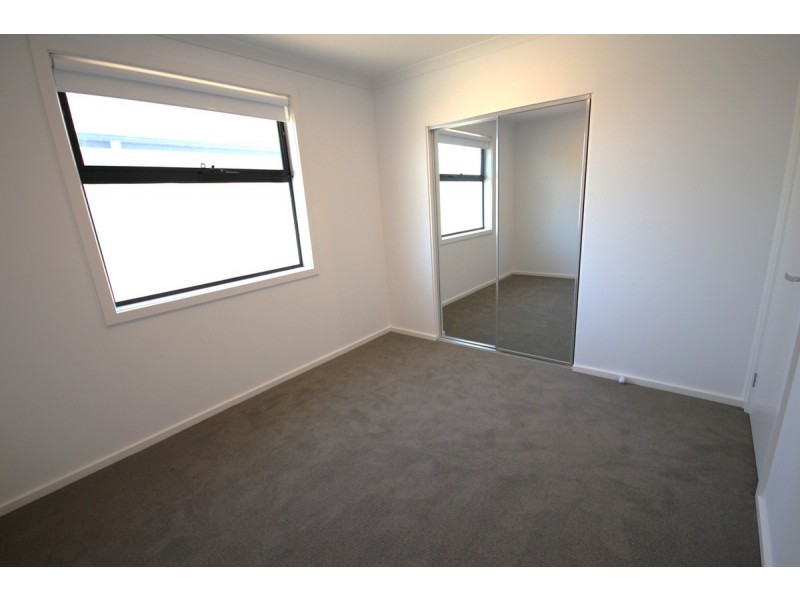 72 Molesworth Crescent, Donnybrook VIC 3064