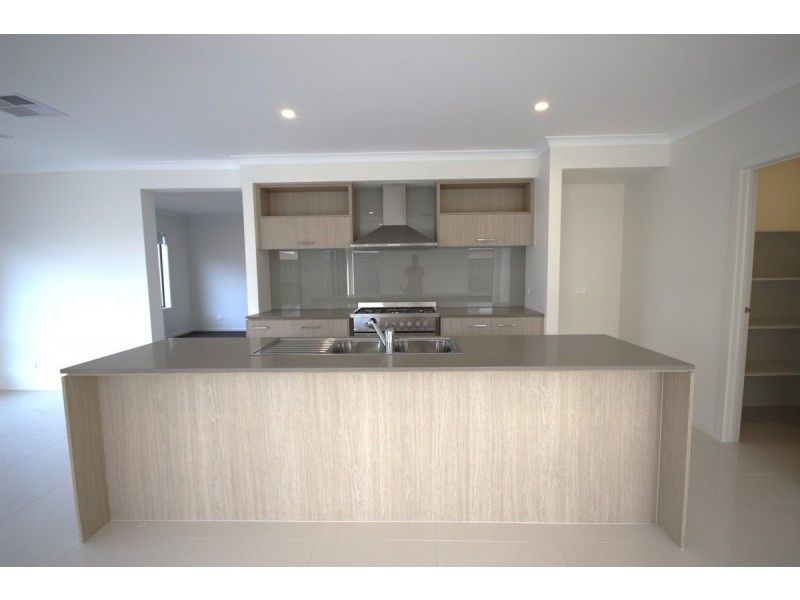 29 Lasio Way, Donnybrook VIC 3064