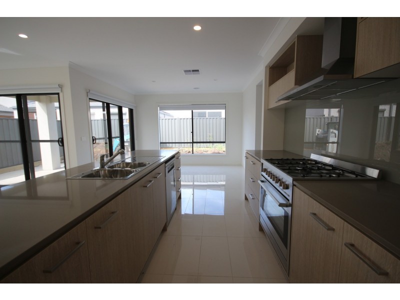 29 Lasio Way, Donnybrook VIC 3064