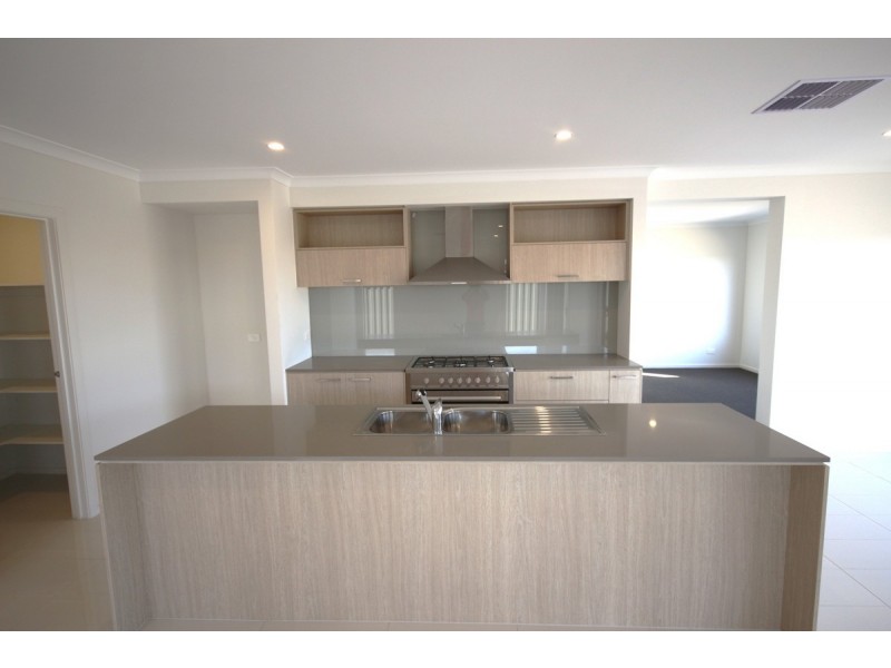 21 River Redgum Boulevard, Donnybrook VIC 3064