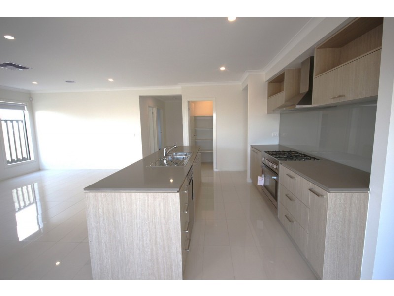 21 River Redgum Boulevard, Donnybrook VIC 3064