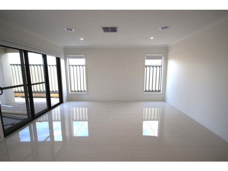 21 River Redgum Boulevard, Donnybrook VIC 3064