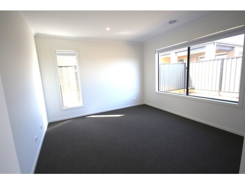 21 River Redgum Boulevard, Donnybrook VIC 3064