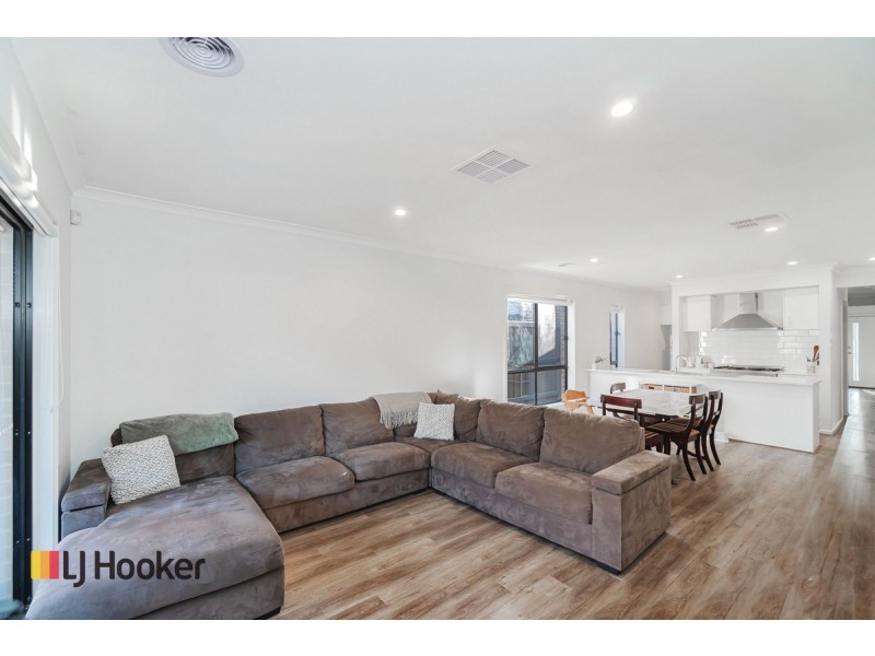 10 Luppino Street, Donnybrook VIC 3064