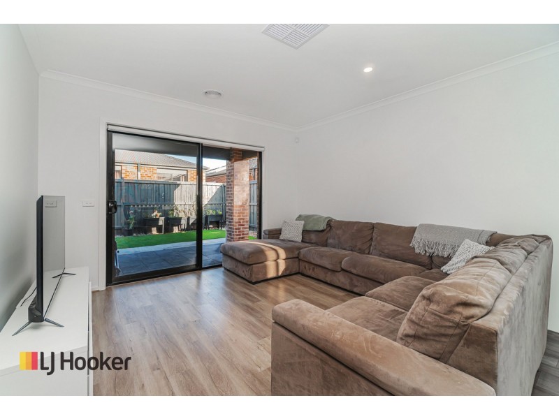 10 Luppino Street, Donnybrook VIC 3064