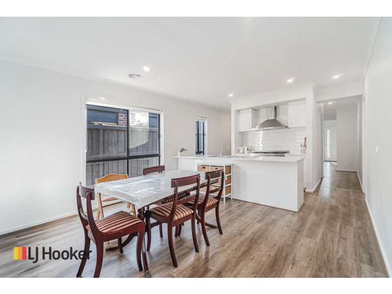 10 Luppino Street, Donnybrook VIC 3064