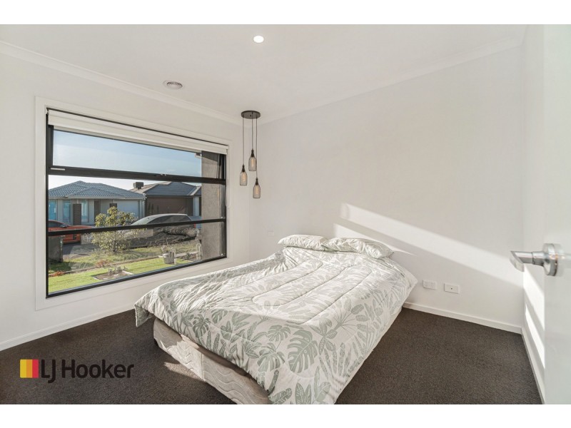 10 Luppino Street, Donnybrook VIC 3064