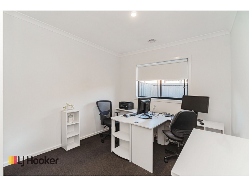 10 Luppino Street, Donnybrook VIC 3064