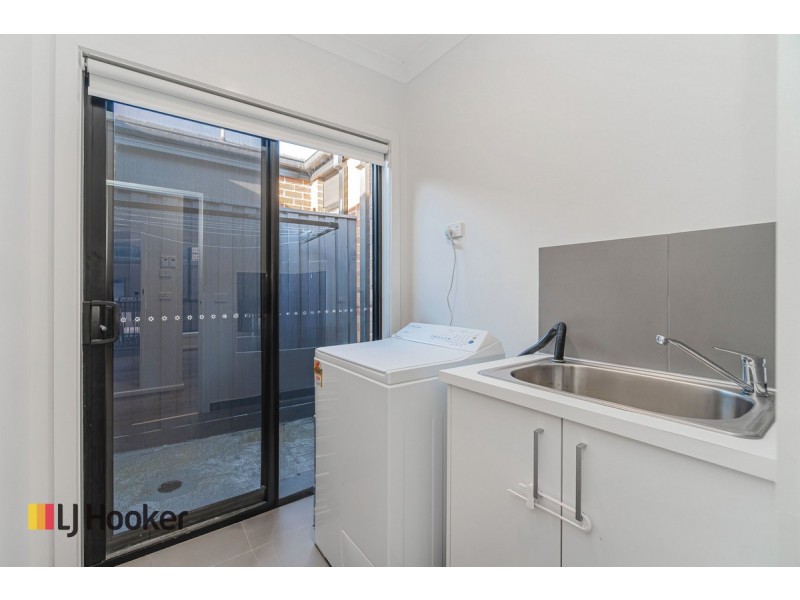 10 Luppino Street, Donnybrook VIC 3064