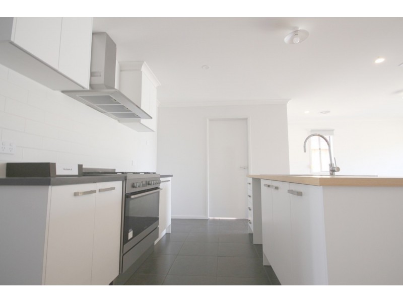 23 Tooronga Drive, Mickleham VIC 3064