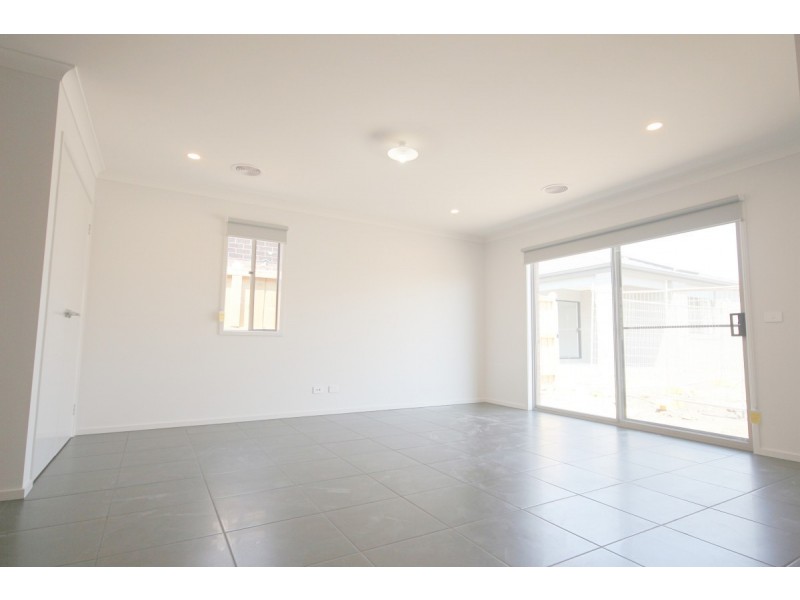 23 Tooronga Drive, Mickleham VIC 3064