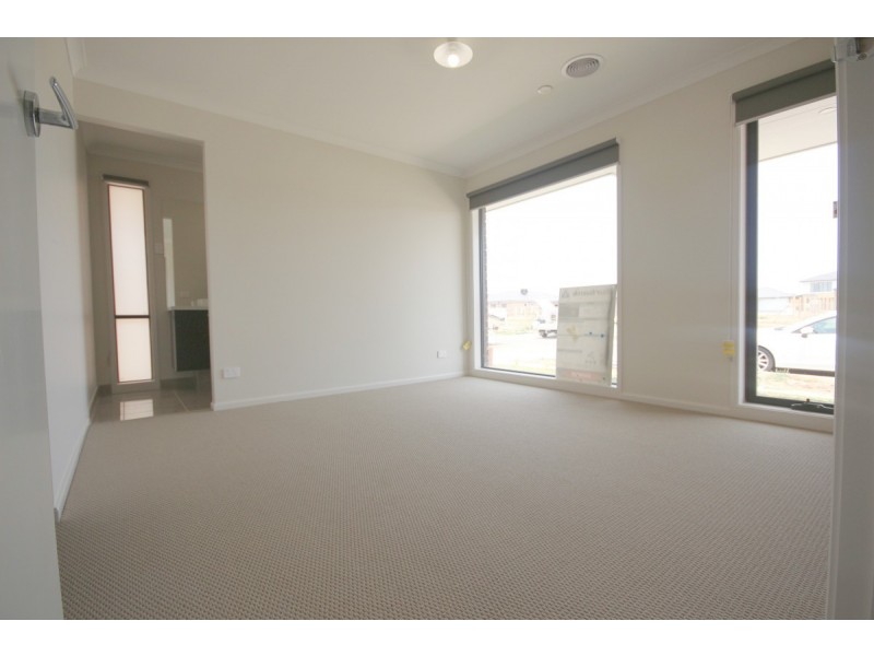 12 Tooronga Drive, Mickleham VIC 3064