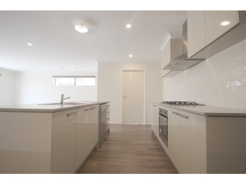 12 Tooronga Drive, Mickleham VIC 3064