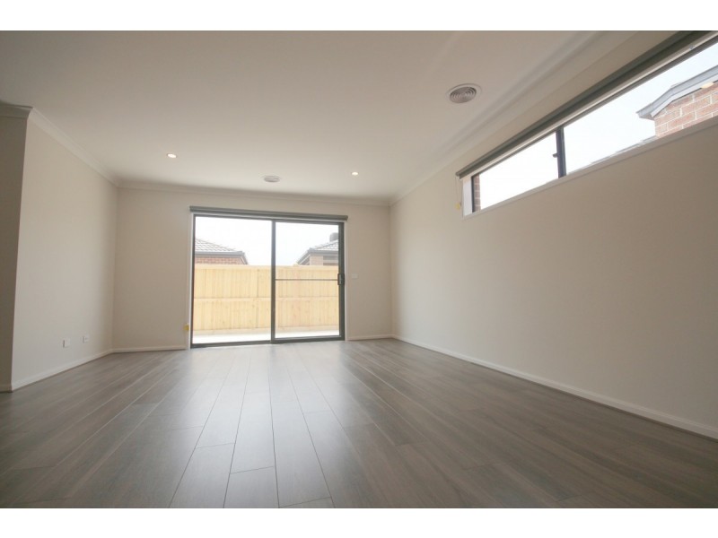 12 Tooronga Drive, Mickleham VIC 3064