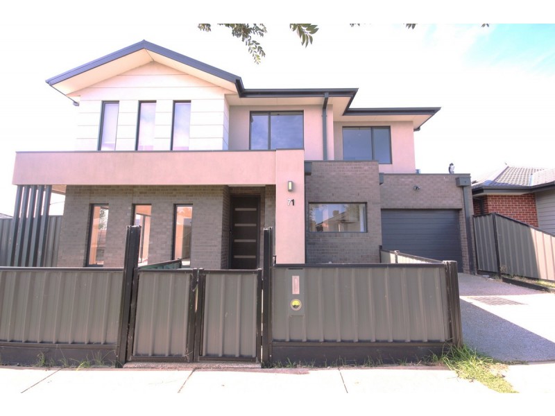 71 Debonair Parade, Craigieburn VIC 3064